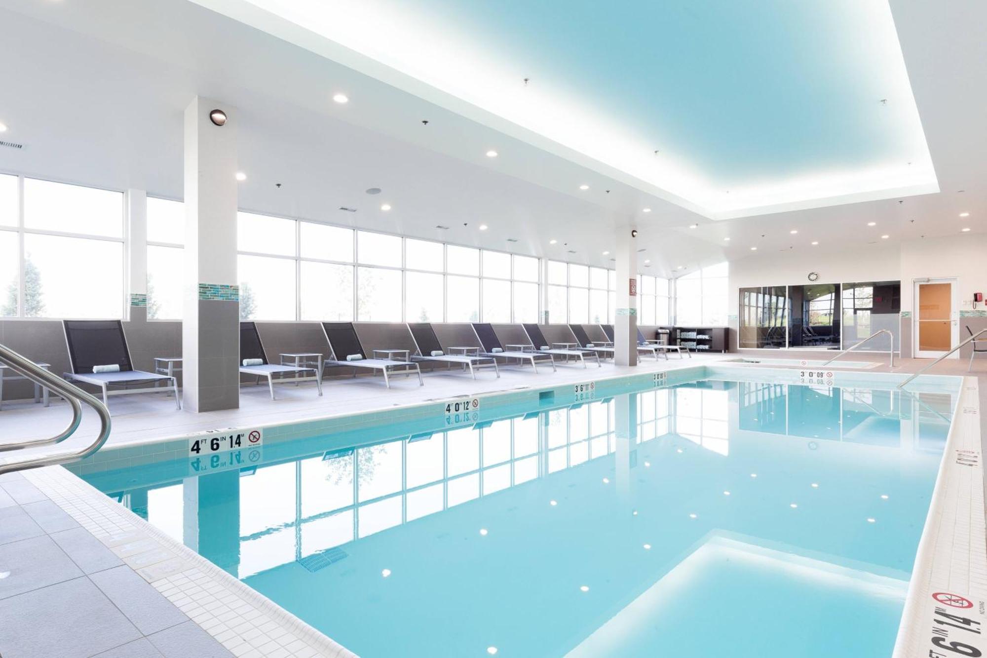 Towneplace Suites By Marriott Edmonton South Esterno foto