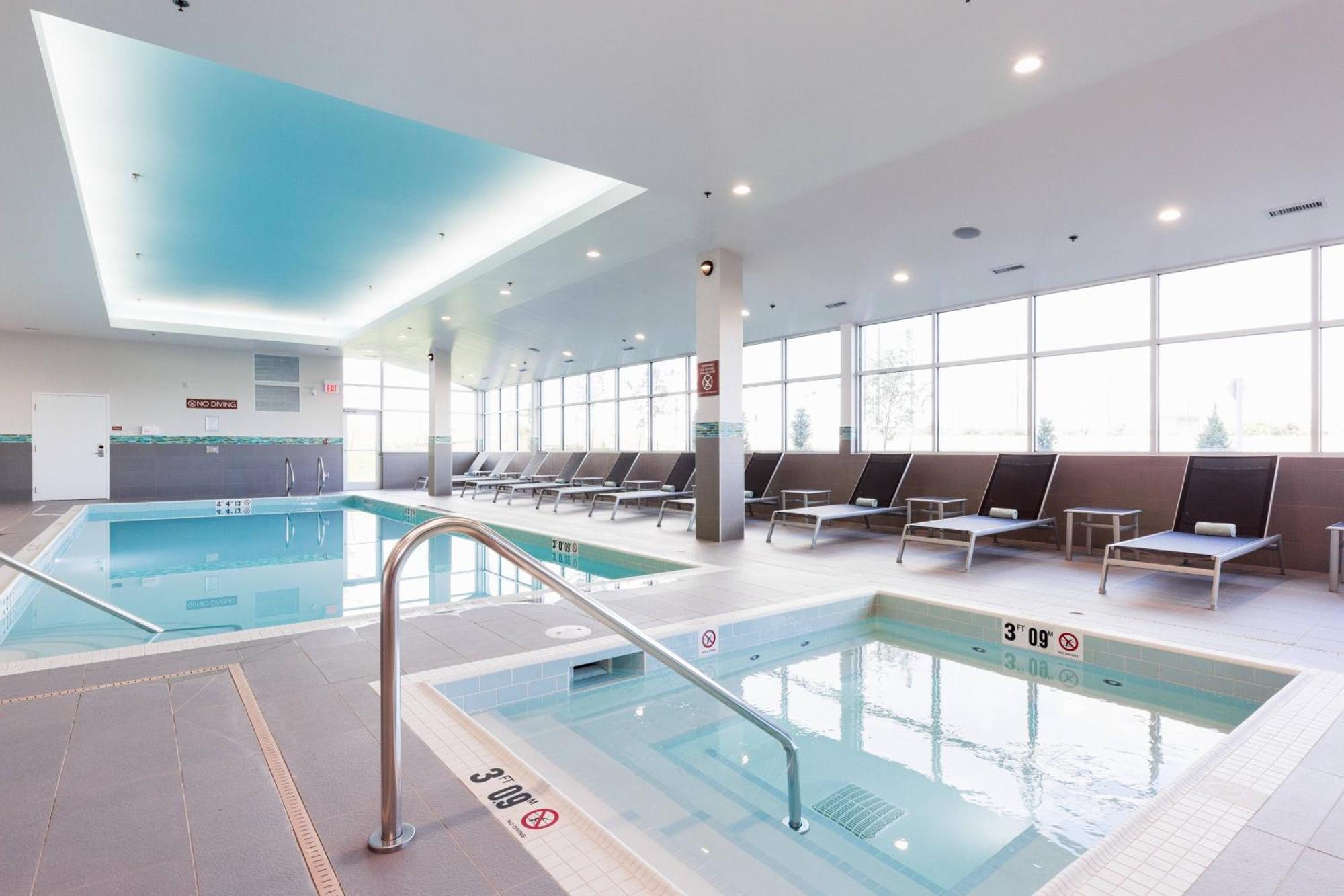 Towneplace Suites By Marriott Edmonton South Esterno foto